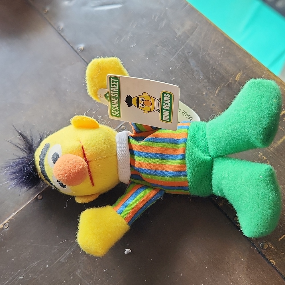VINTAGE 1999 Kelloggs Mini Beans Jim Henson Sesame Street Bert Plush